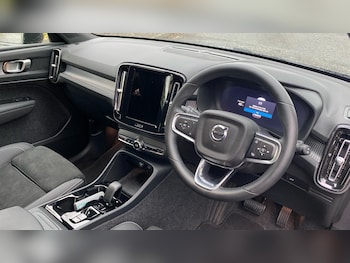 Used Volvo XC40 2025 for sale - 76653234: Photo