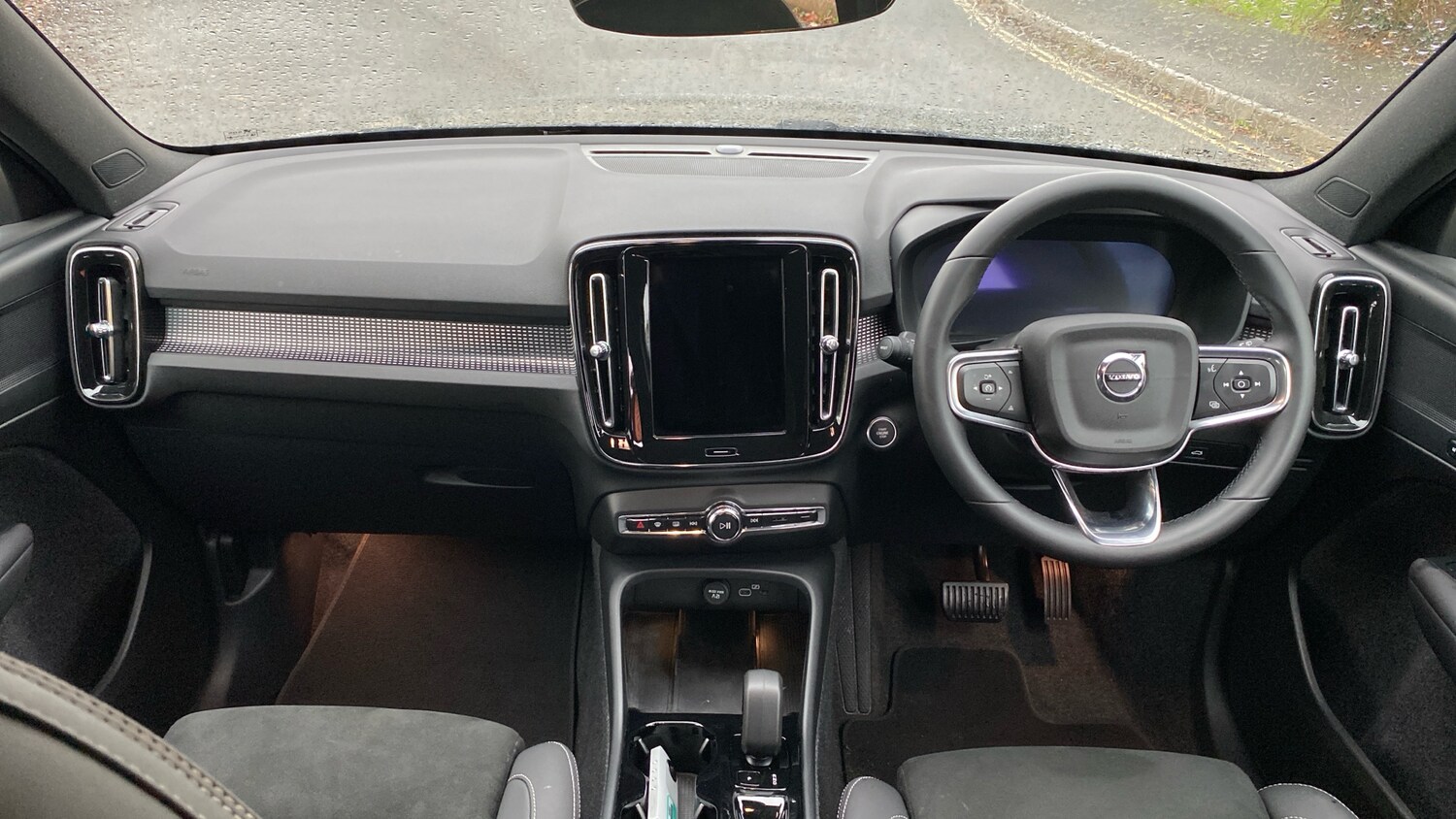 Used Volvo XC40 2025 for sale - 76653234: Photo 5