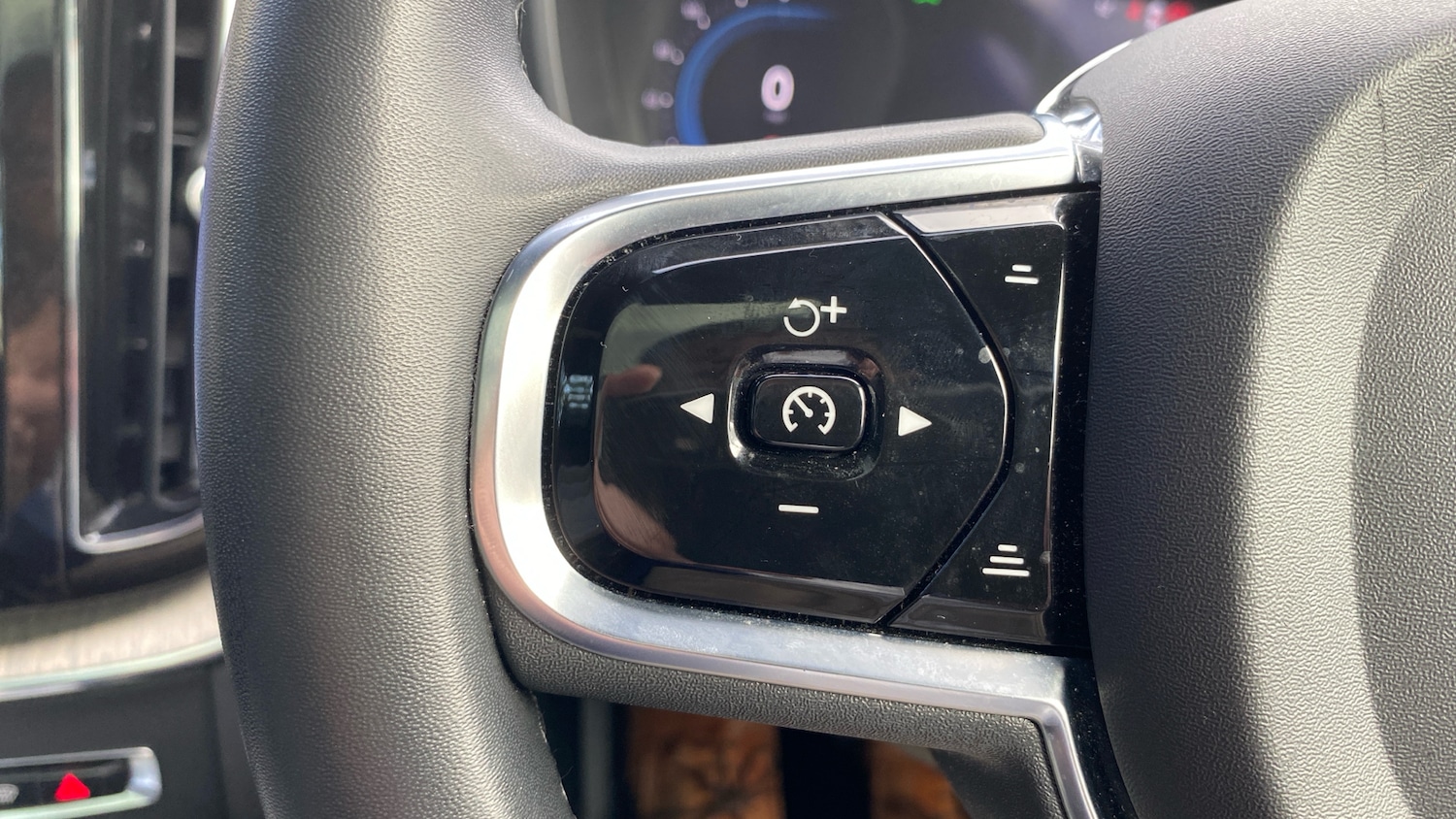 Used Volvo XC60 2023 for sale - 76653196: Photo 18