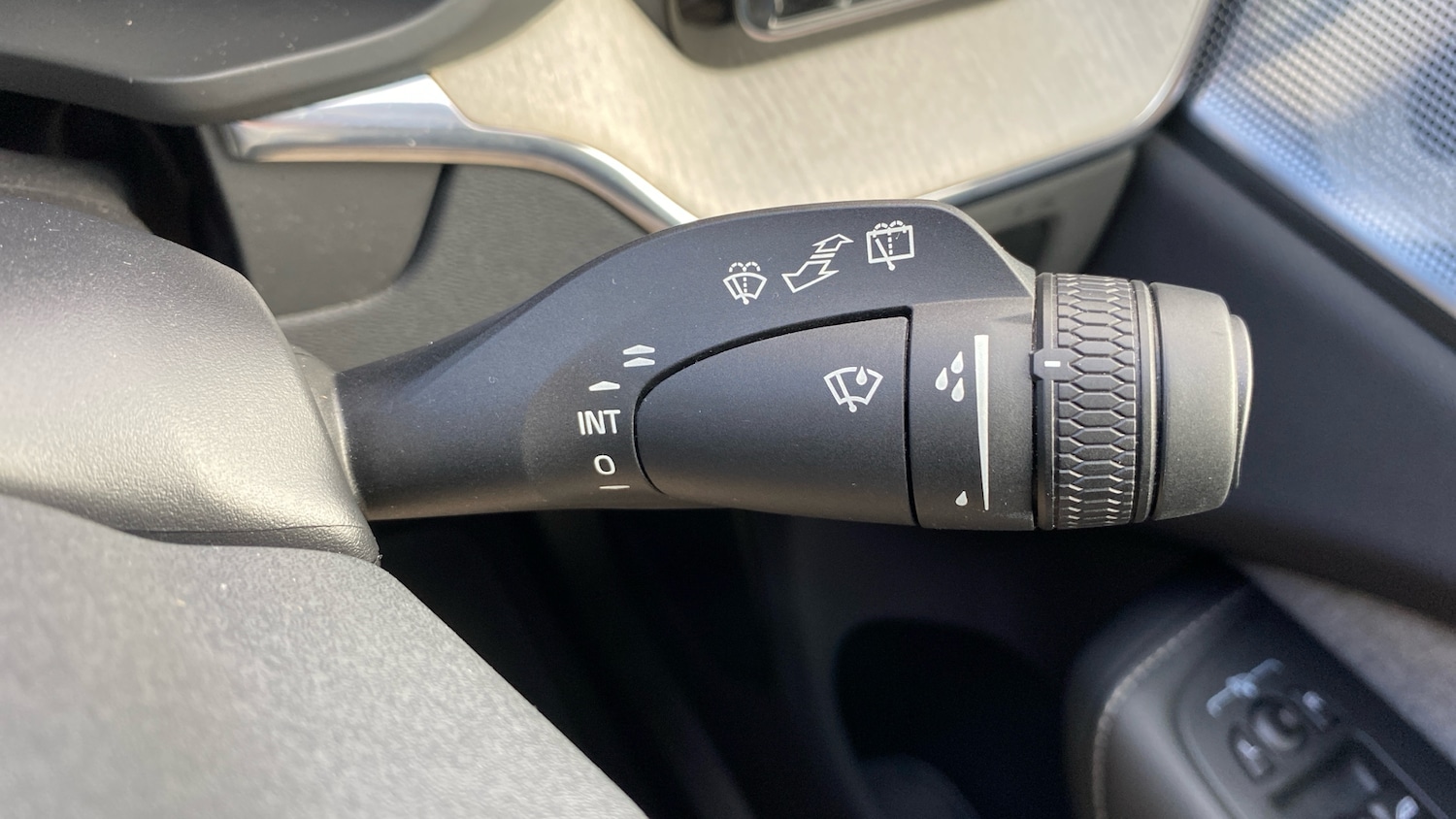 Used Volvo XC60 2023 for sale - 76653196: Photo 25