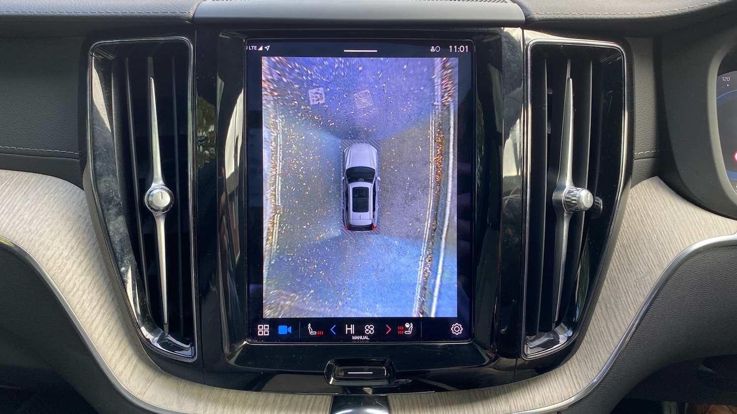 Used Volvo XC60 2023 for sale - 76653196: Photo 32