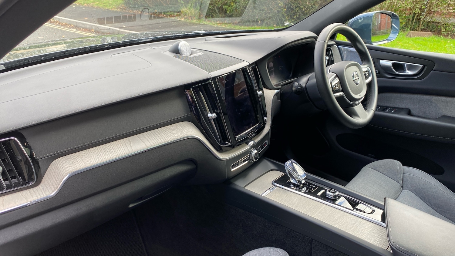 Used Volvo XC60 2023 for sale - 76653196: Photo 4