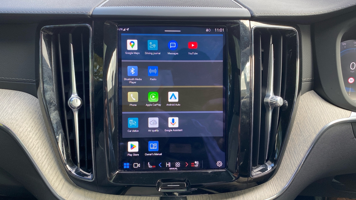 Used Volvo XC60 2023 for sale - 76653196: Photo 40