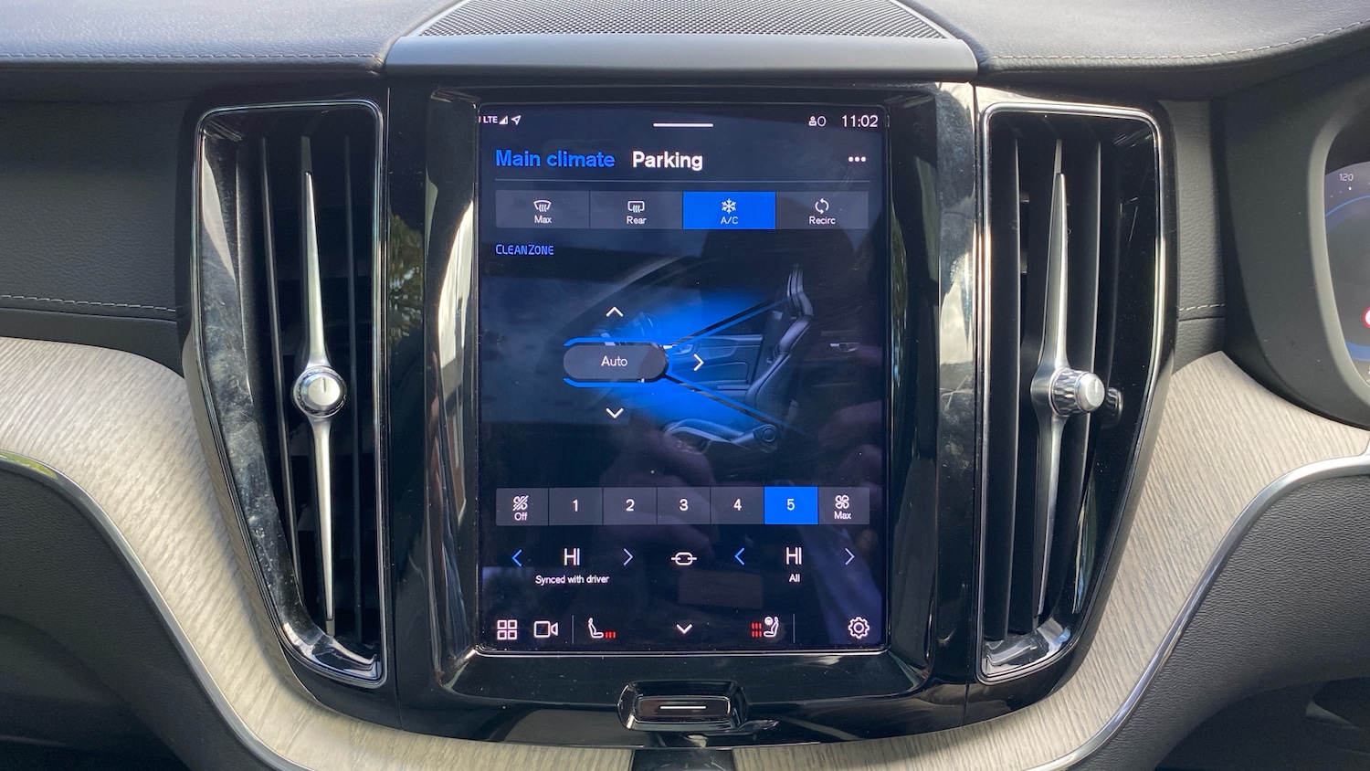 Used Volvo XC60 2023 for sale - 76653196: Photo 42