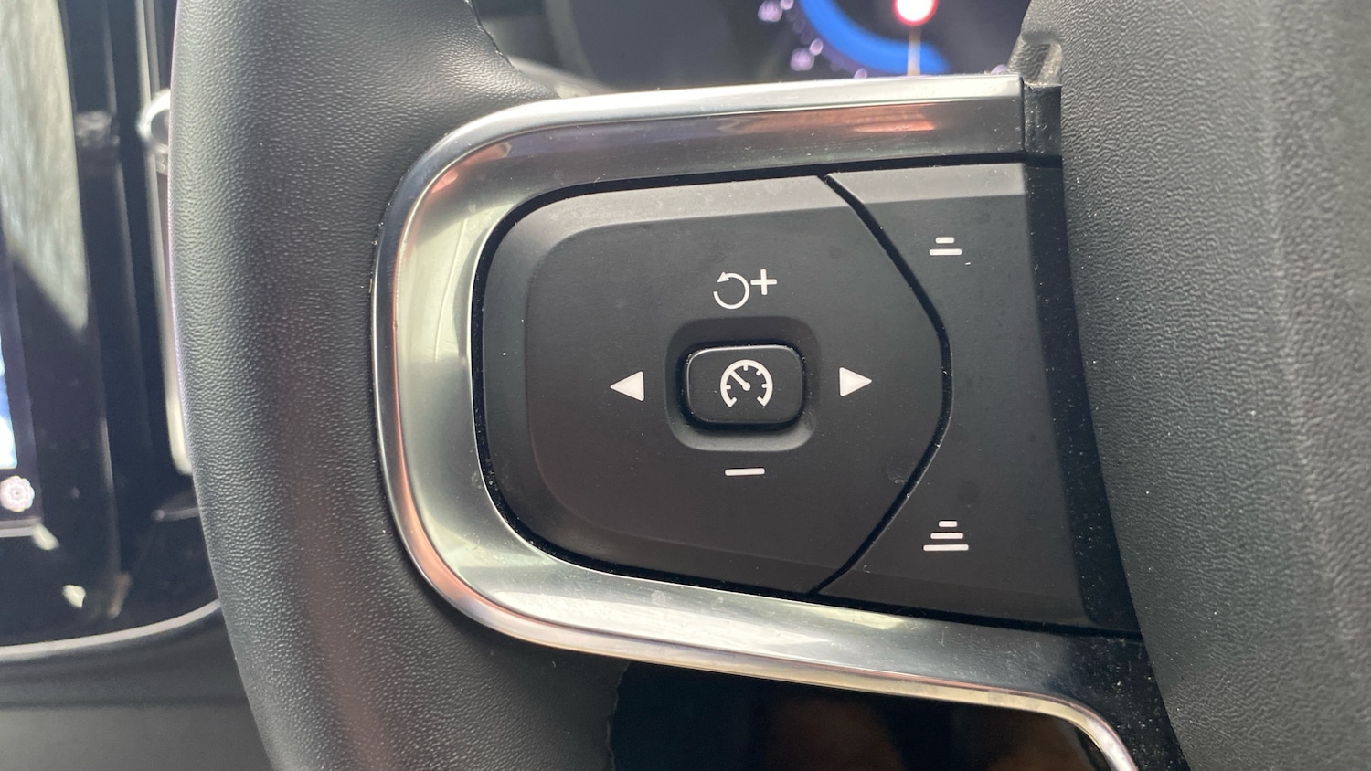 Used Volvo XC40 2024 for sale - 76653184: Photo 21