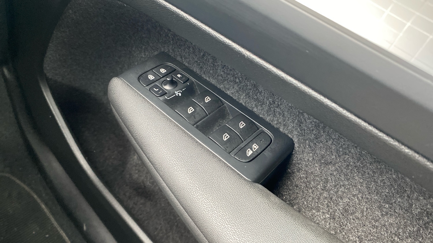 Used Volvo XC40 2024 for sale - 76653184: Photo 24