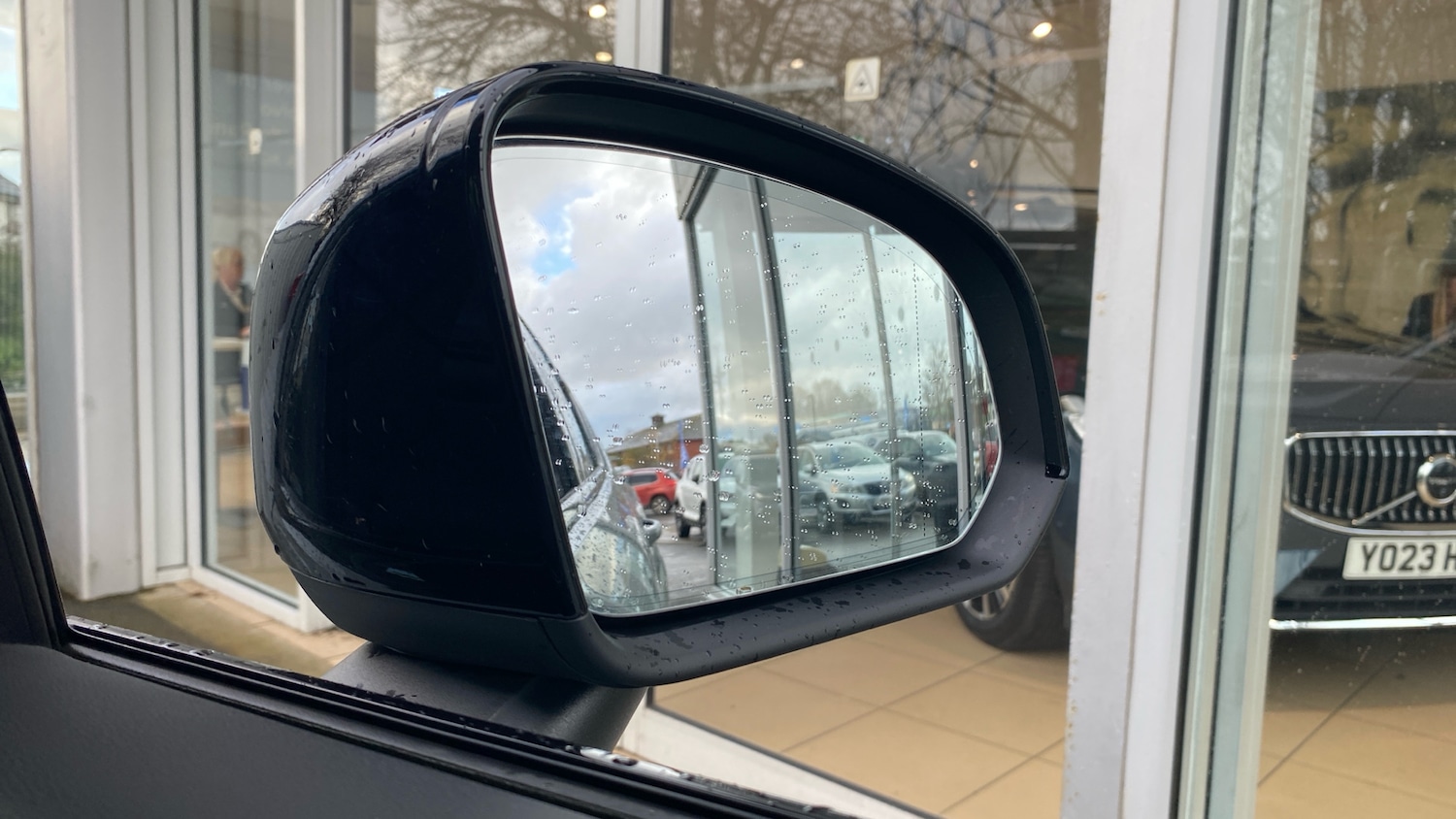 Used Volvo XC40 2024 for sale - 76653184: Photo 32