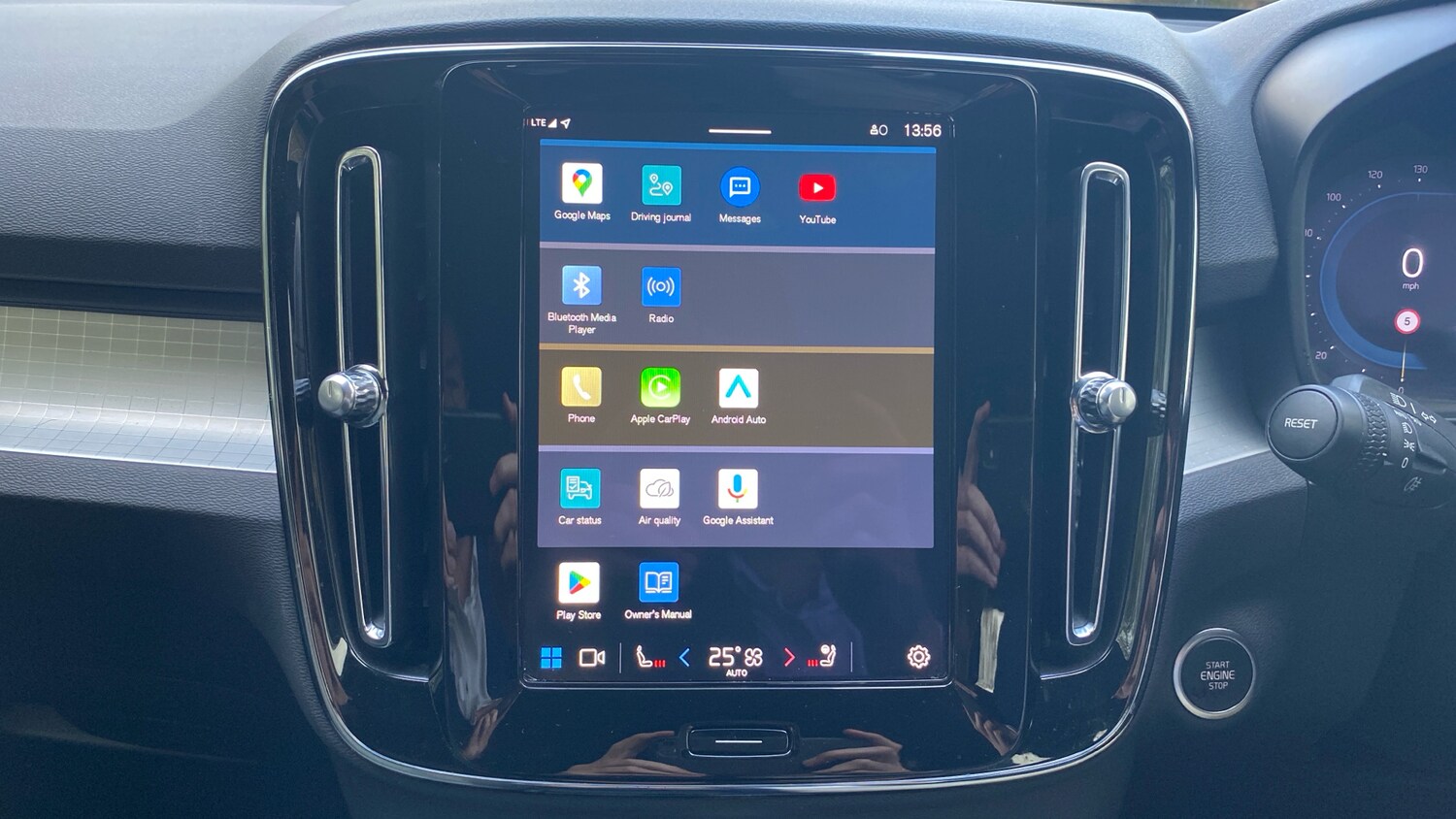 Used Volvo XC40 2024 for sale - 76653184: Photo 45