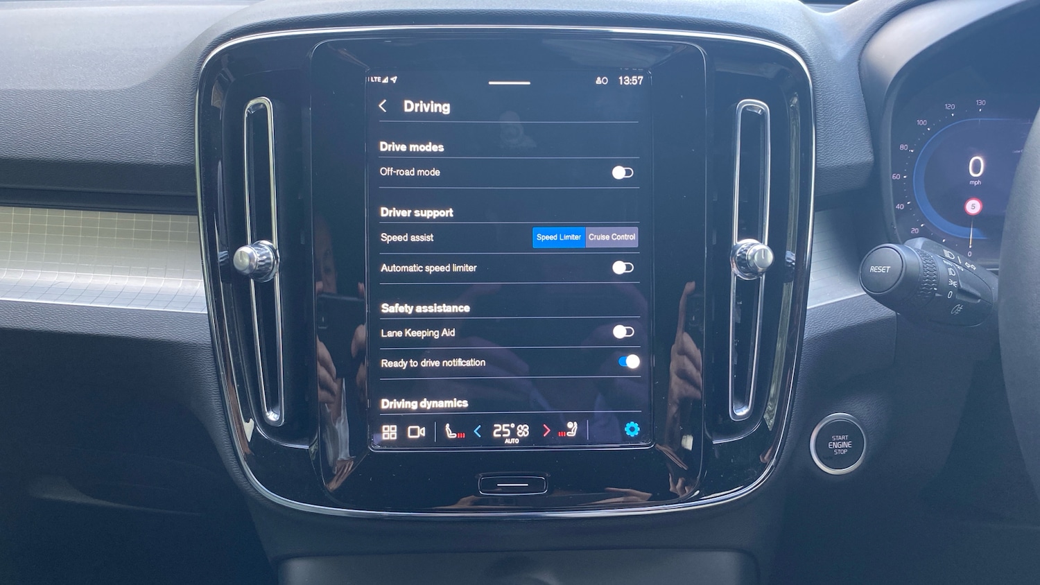 Used Volvo XC40 2024 for sale - 76653184: Photo 49