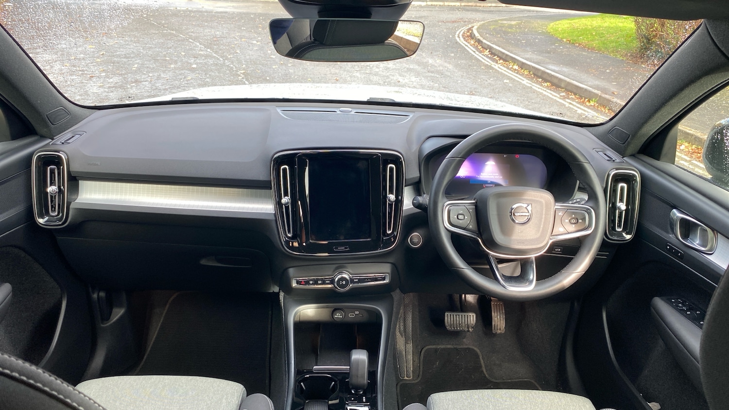 Used Volvo XC40 2024 for sale - 76653184: Photo 5