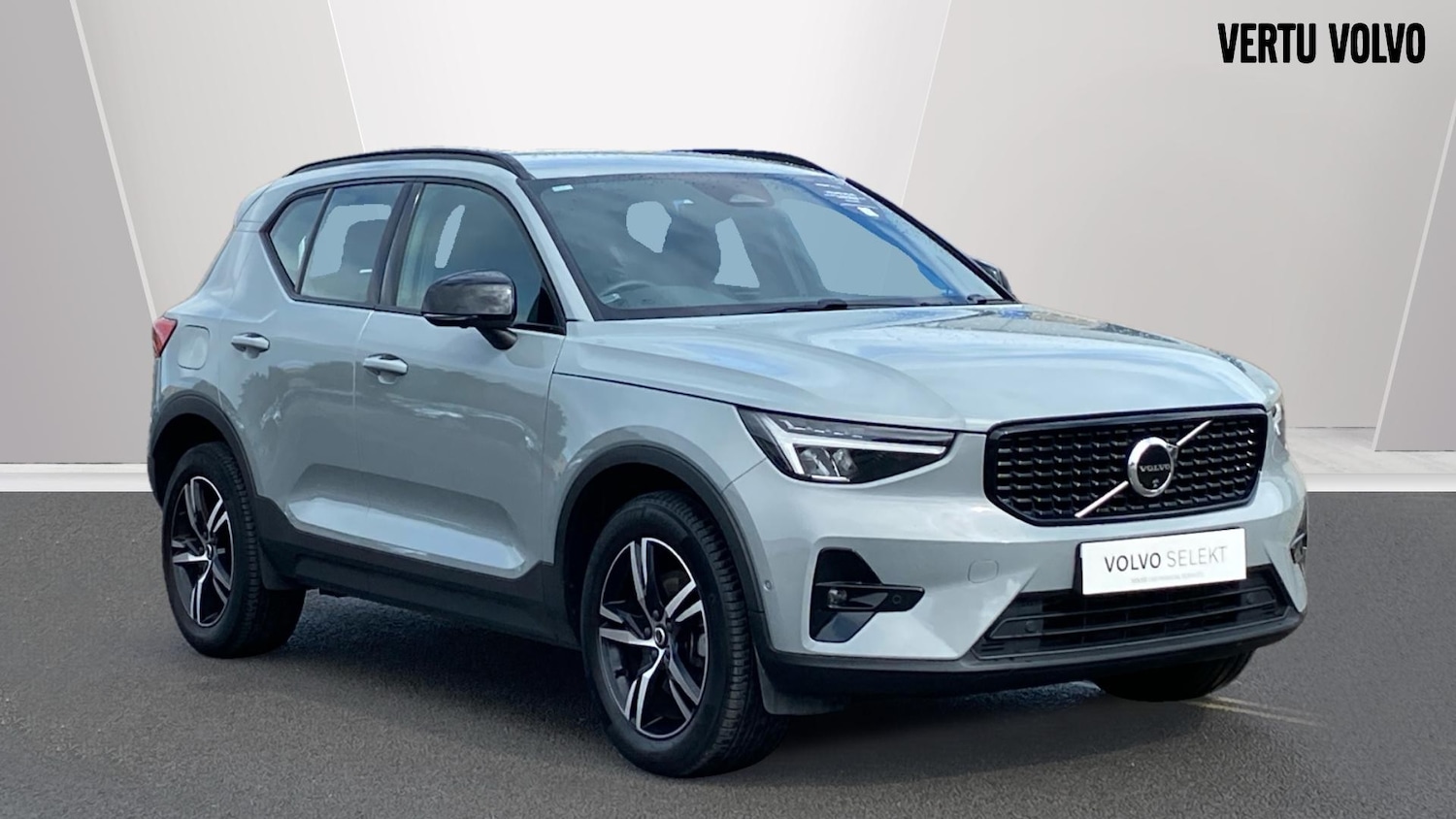Used Volvo XC40 2023 for sale - 75726756: Photo 1