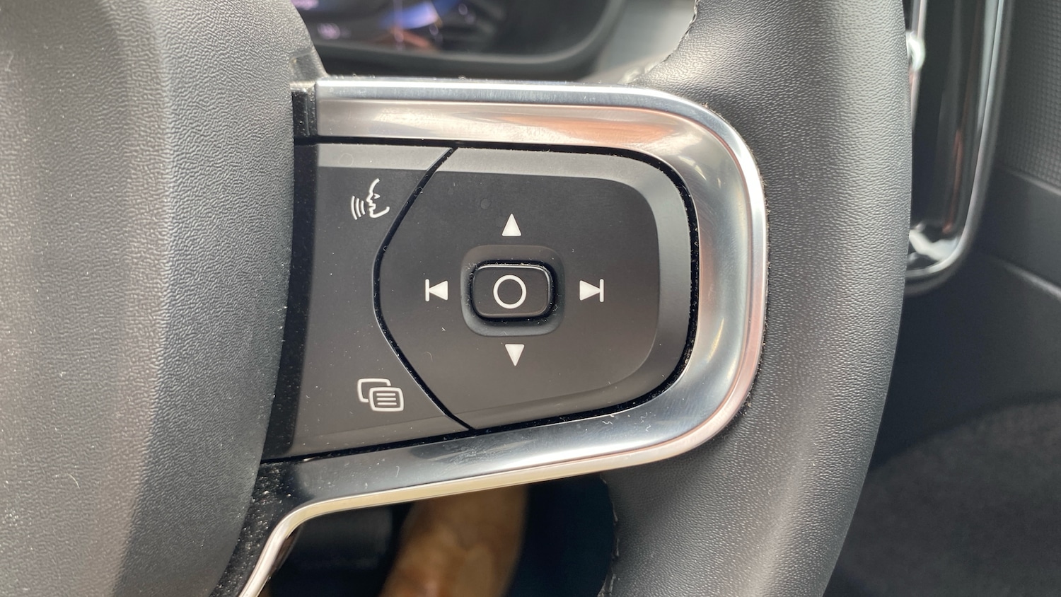 Used Volvo XC40 2023 for sale - 75726756: Photo 19