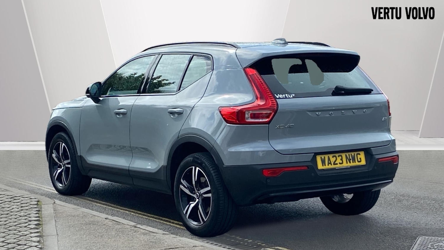 Used Volvo XC40 2023 for sale - 75726756: Photo 2