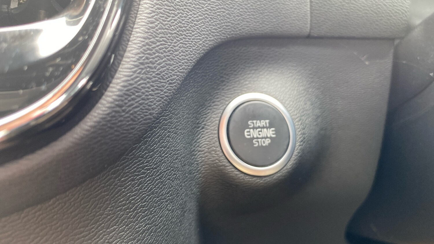 Used Volvo XC40 2023 for sale - 75726756: Photo 23