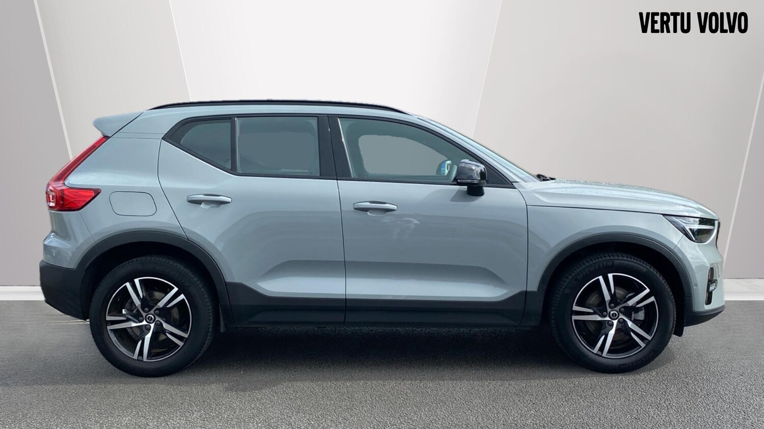 Used Volvo XC40 2023 for sale - 75726756: Photo 3