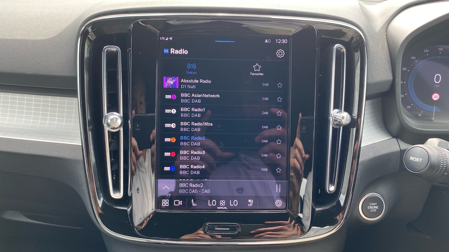 Used Volvo XC40 2023 for sale - 75726756: Photo 30