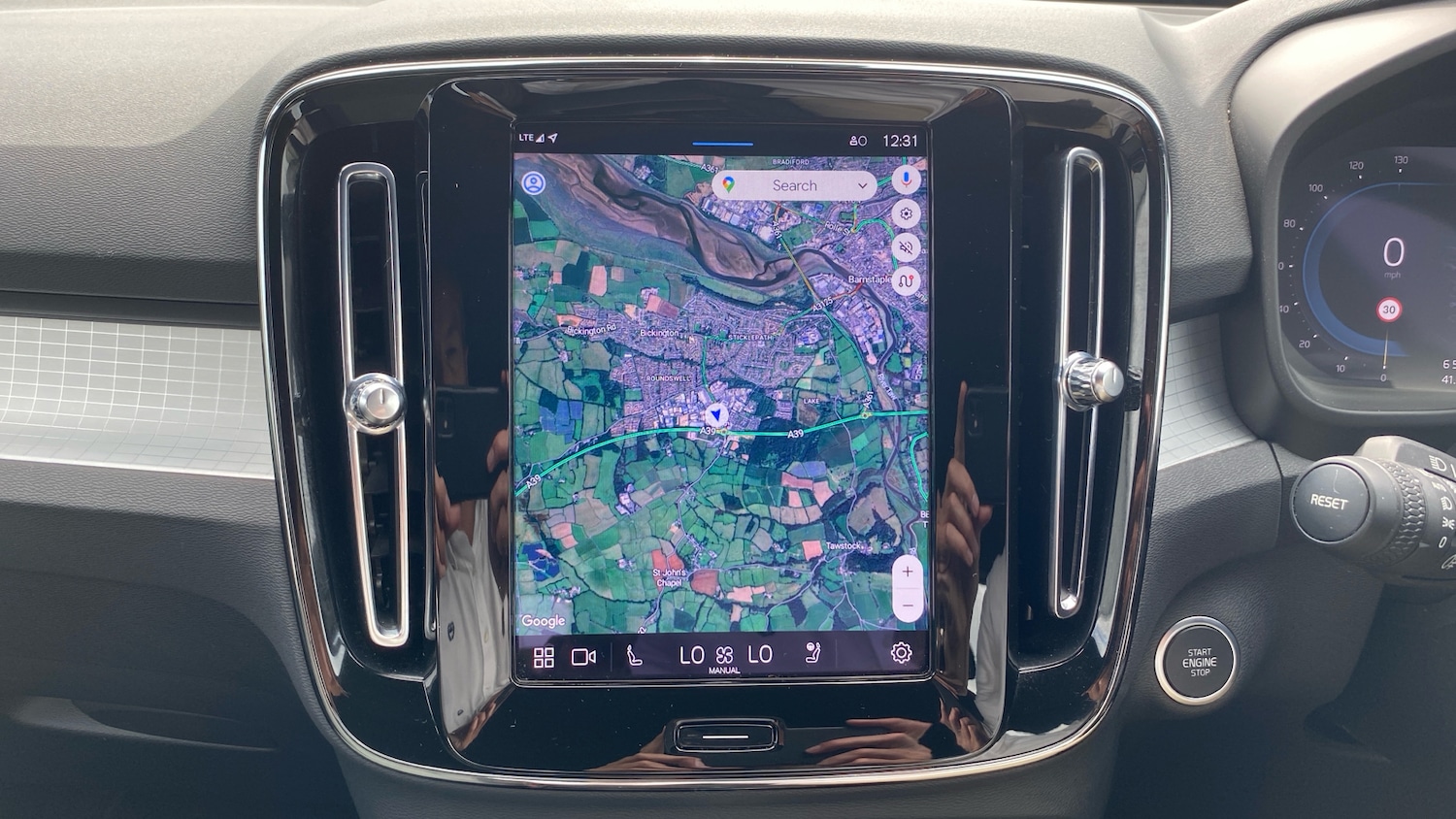 Used Volvo XC40 2023 for sale - 75726756: Photo 31