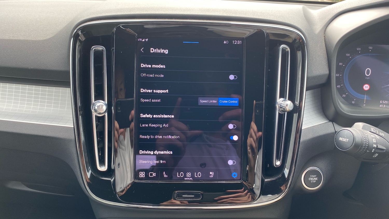 Used Volvo XC40 2023 for sale - 75726756: Photo 35