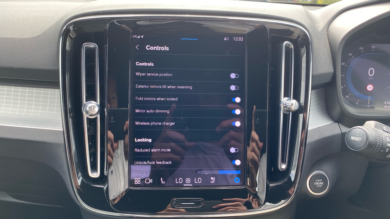 Used Volvo XC40 2023 for sale - 75726756: Photo 38