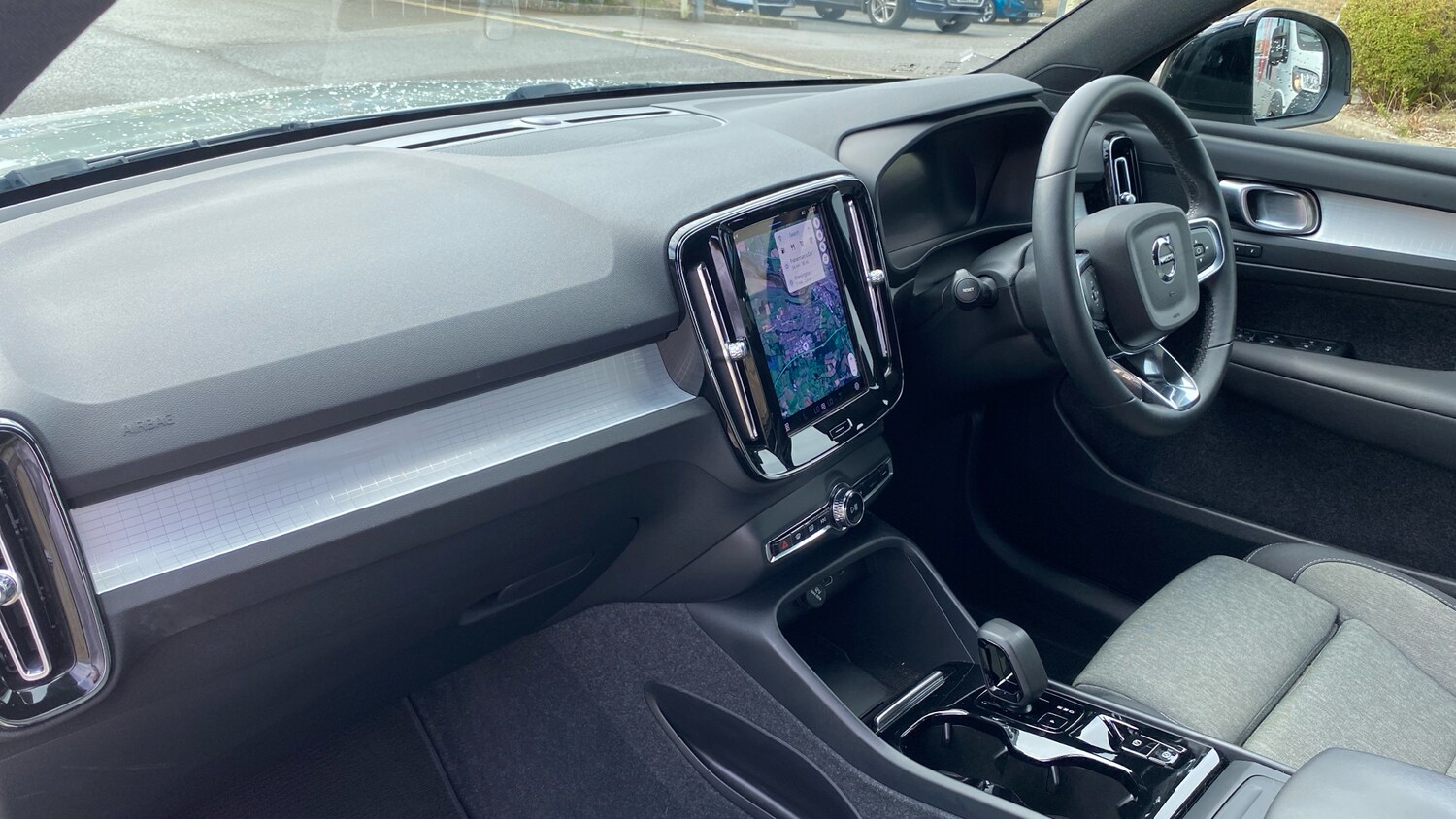 Used Volvo XC40 2023 for sale - 75726756: Photo 4