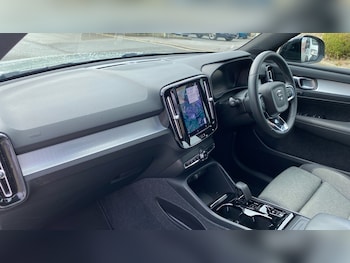 Used Volvo XC40 2023 for sale - 75726756: Photo