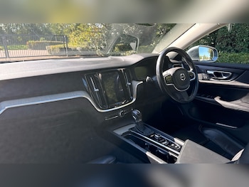 Used Volvo V60 2019 for sale - 76004849: Photo