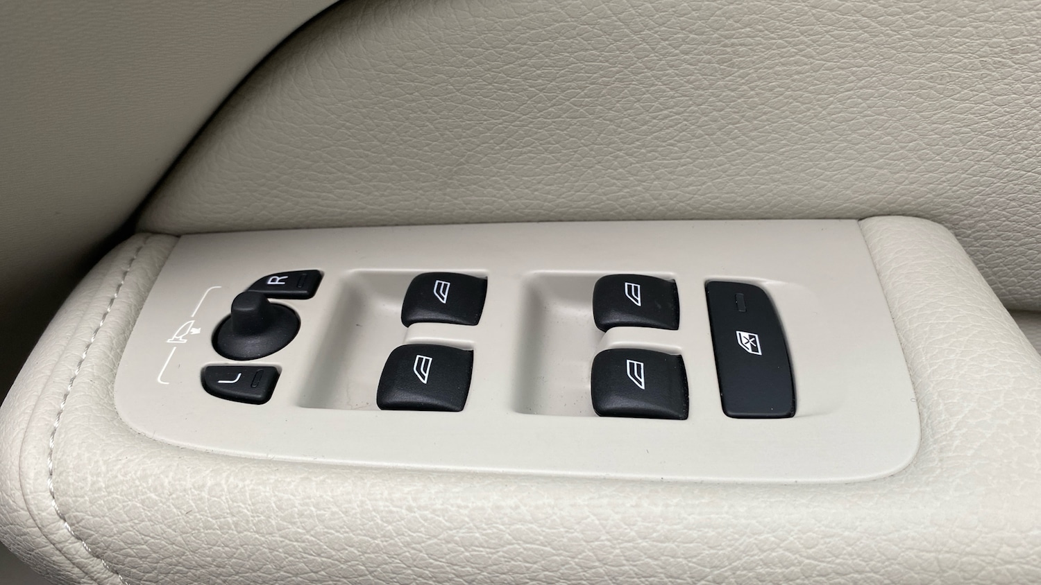 Used Volvo XC60 2021 for sale - 75935222: Photo 28