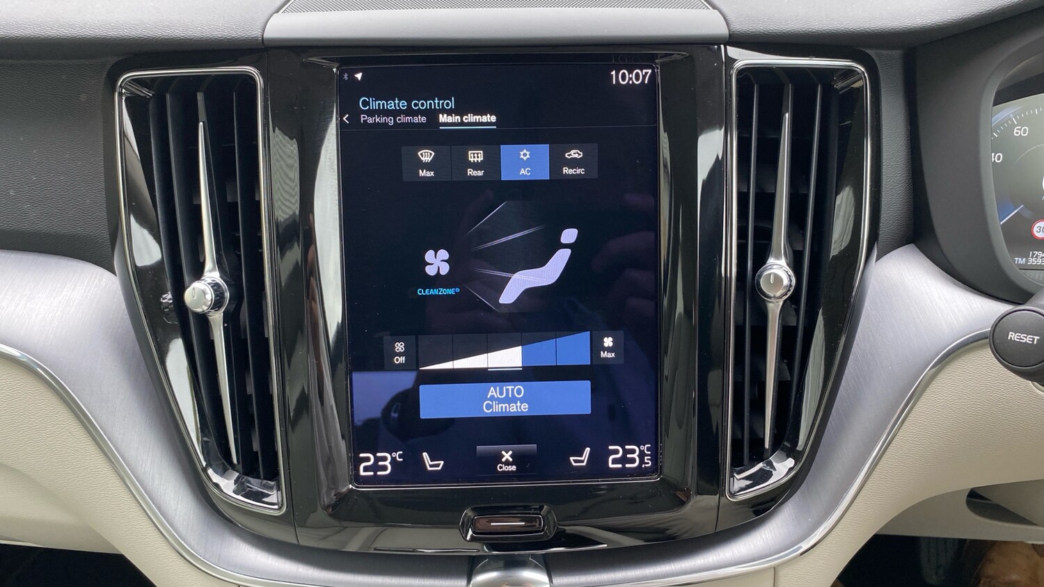 Used Volvo XC60 2021 for sale - 75935222: Photo 41