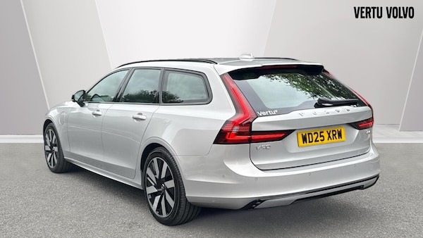 Used Volvo V90 2025 for sale - 75650245: Photo 2