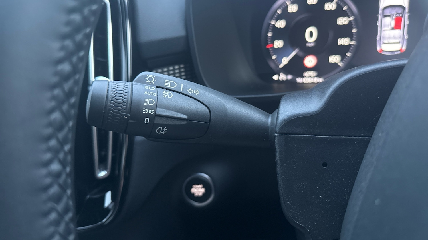 Used Volvo XC40 2022 for sale - 76979670: Photo 17