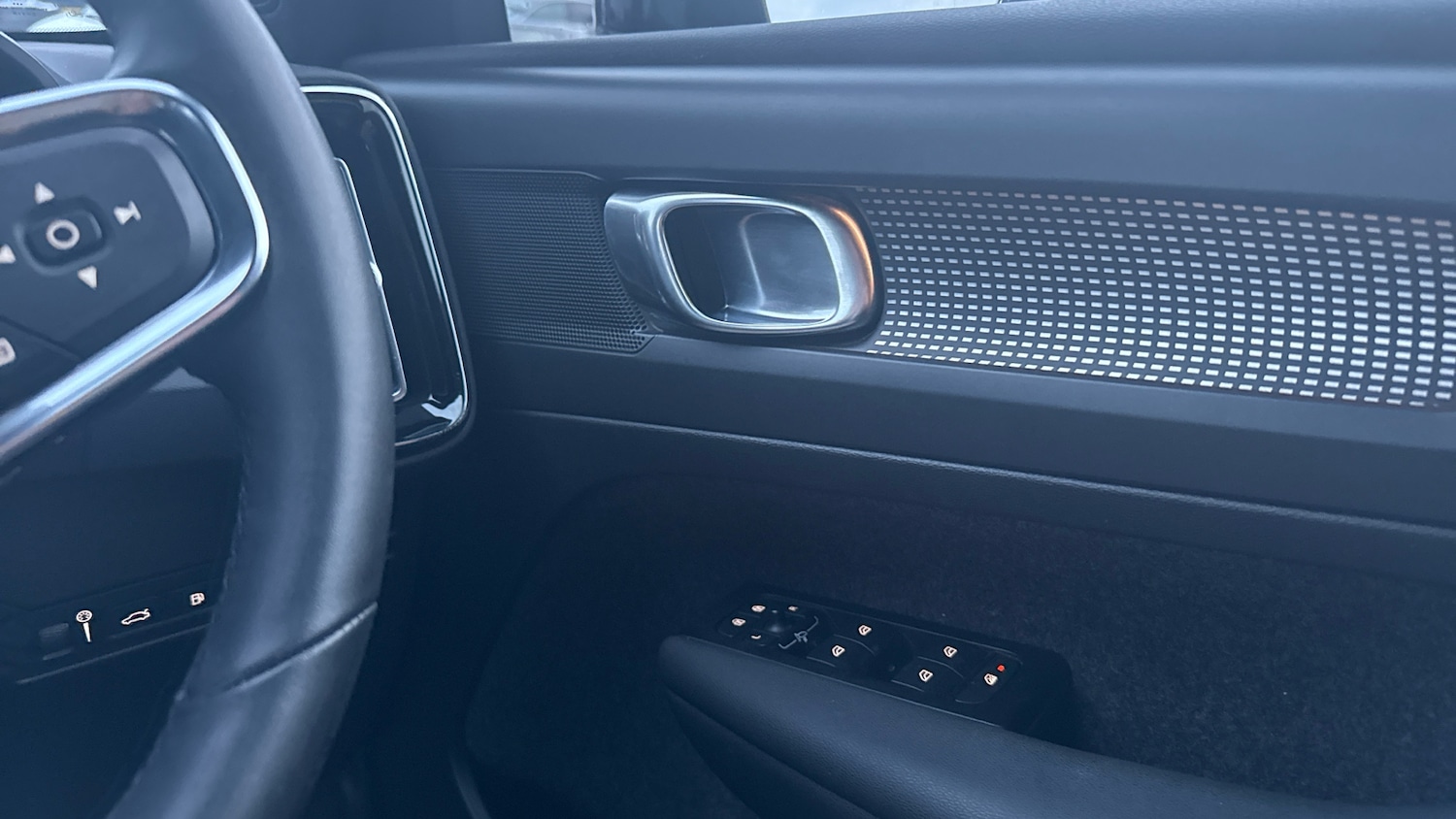 Used Volvo XC40 2022 for sale - 76979670: Photo 25