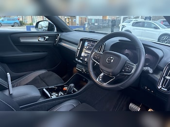 Used Volvo XC40 2022 for sale - 76979670: Photo