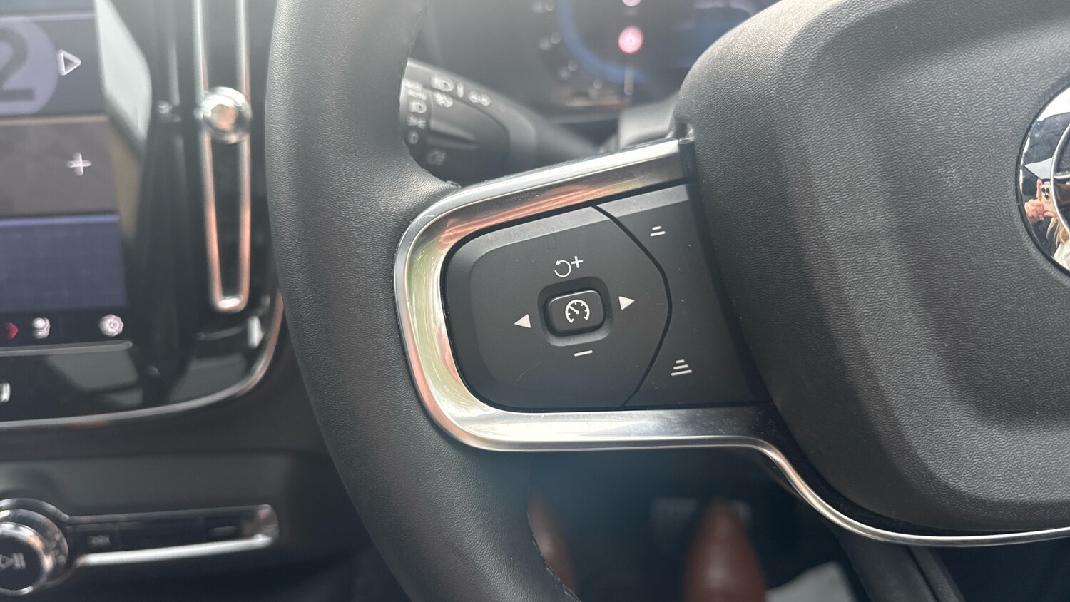 Used Volvo XC40 2025 for sale - 76037521: Photo 18