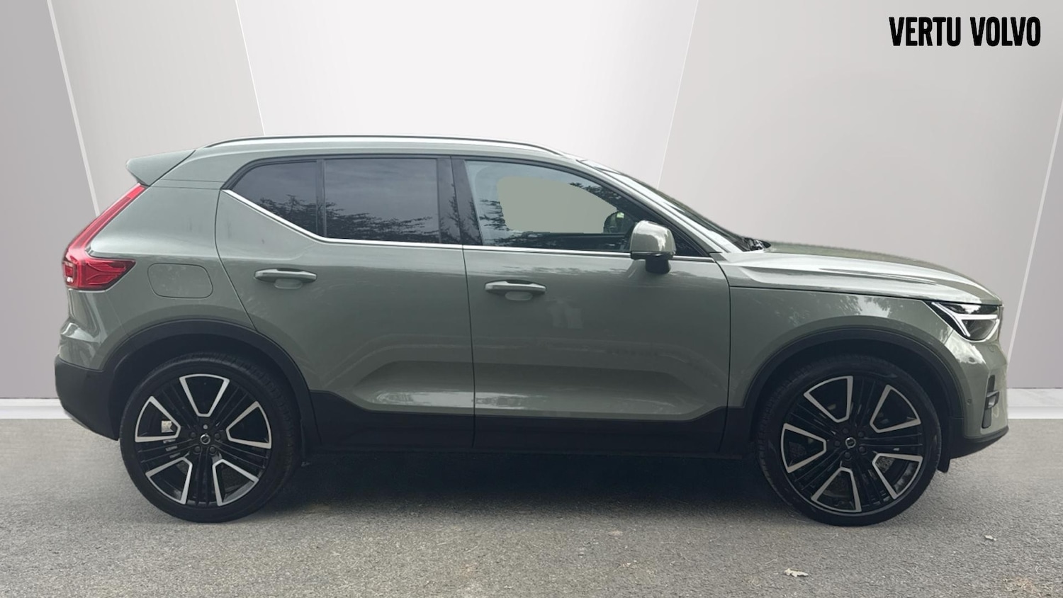 Used Volvo XC40 2025 for sale - 76037521: Photo 3