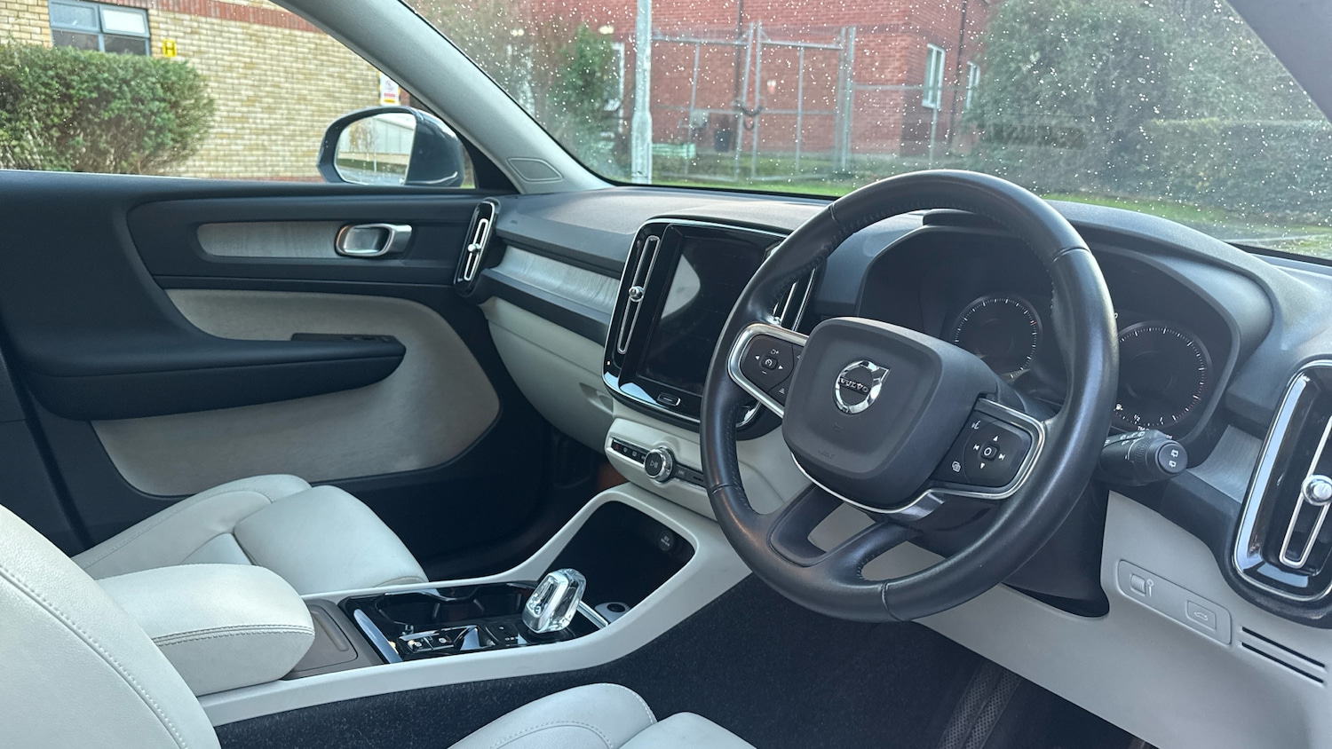 Used Volvo XC40 2020 for sale - 76653183: Photo 4