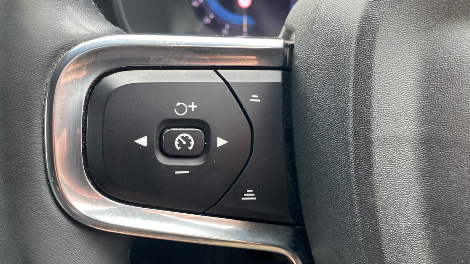 Used Volvo XC40 2023 for sale - 77283658: Photo 18