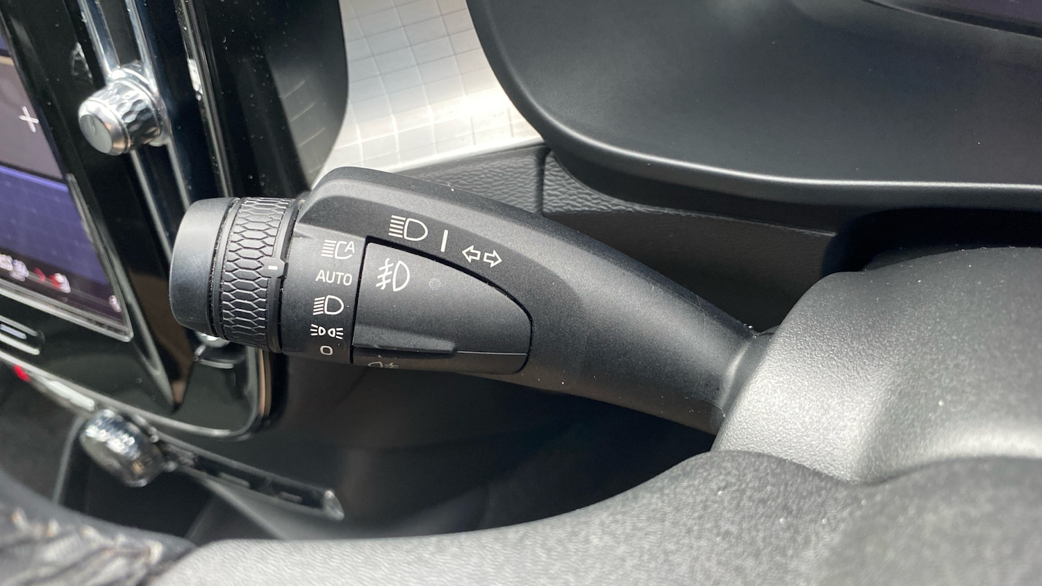 Used Volvo XC40 2023 for sale - 77283658: Photo 24