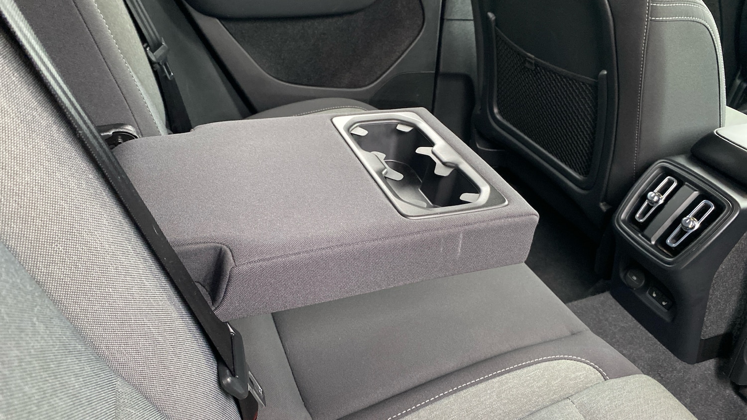 Used Volvo XC40 2023 for sale - 77283658: Photo 26