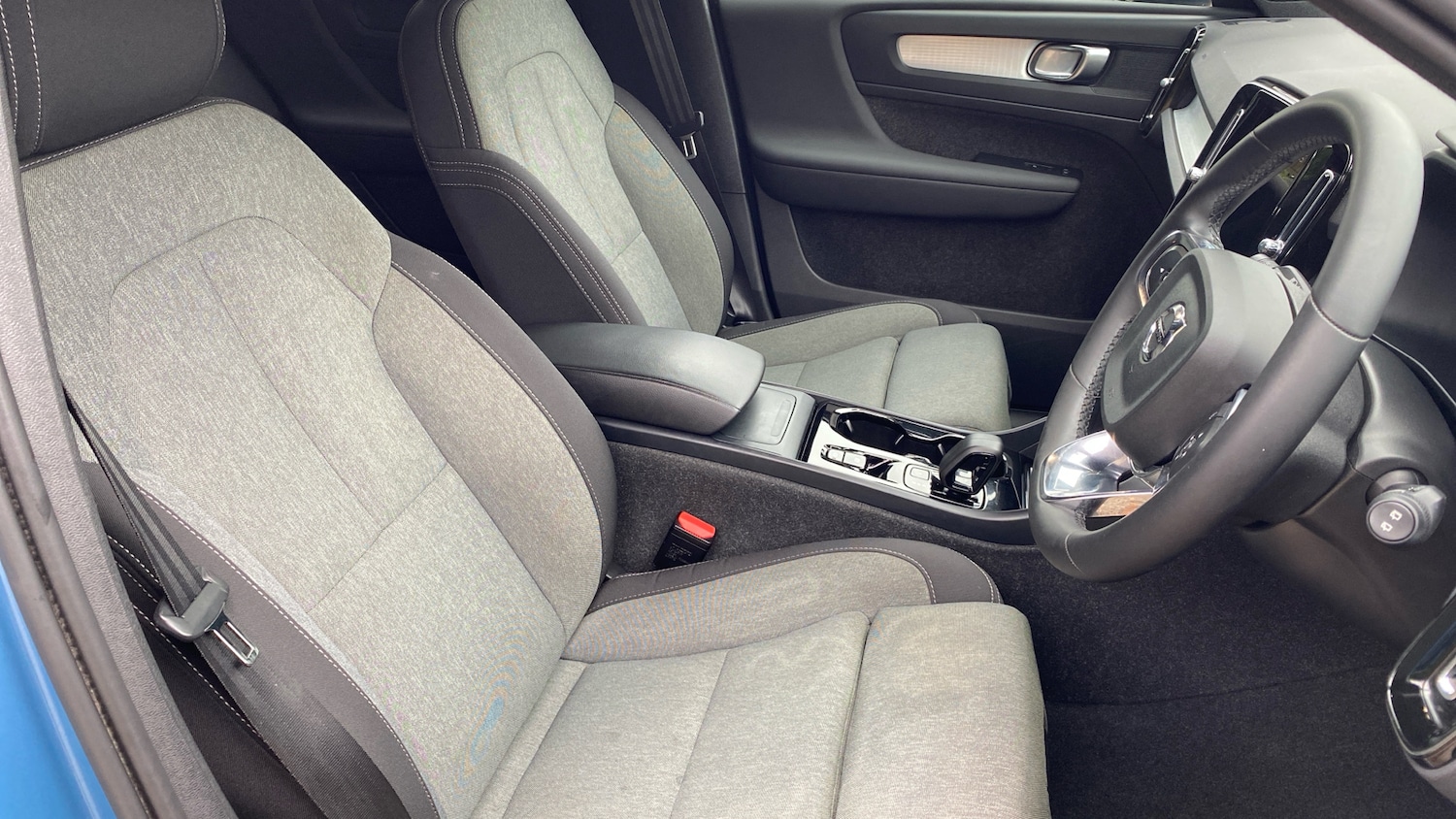 Used Volvo XC40 2023 for sale - 77283658: Photo 9