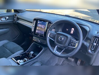 Used Volvo XC40 2024 for sale - 77201130: Photo