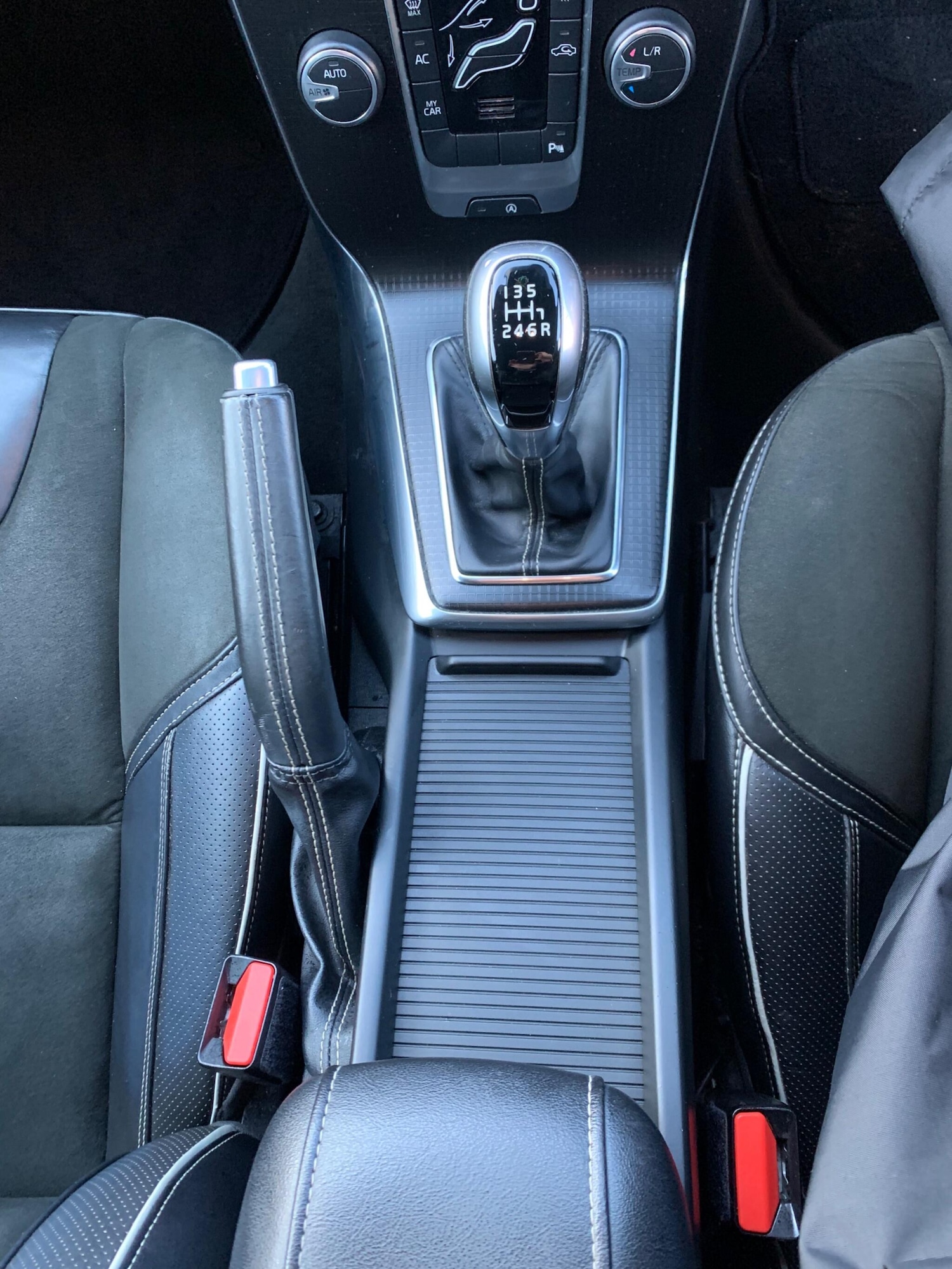 Used Volvo V40 2016 for sale - 76759291: Photo 16