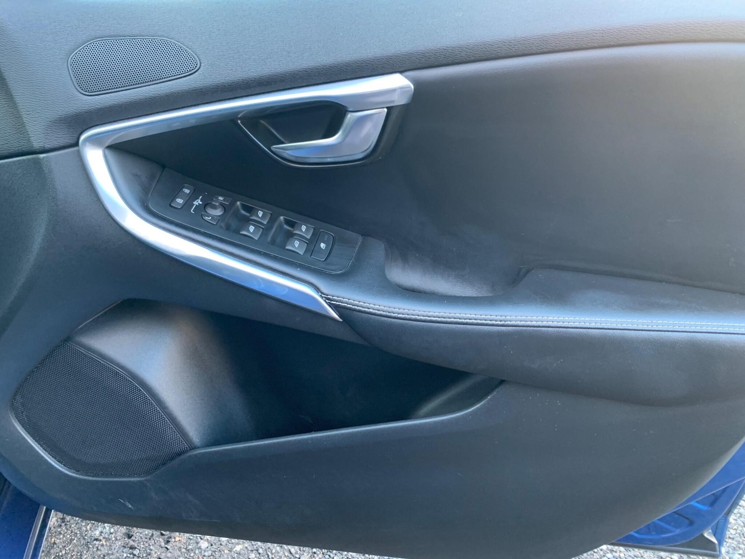 Used Volvo V40 2016 for sale - 76759291: Photo 24