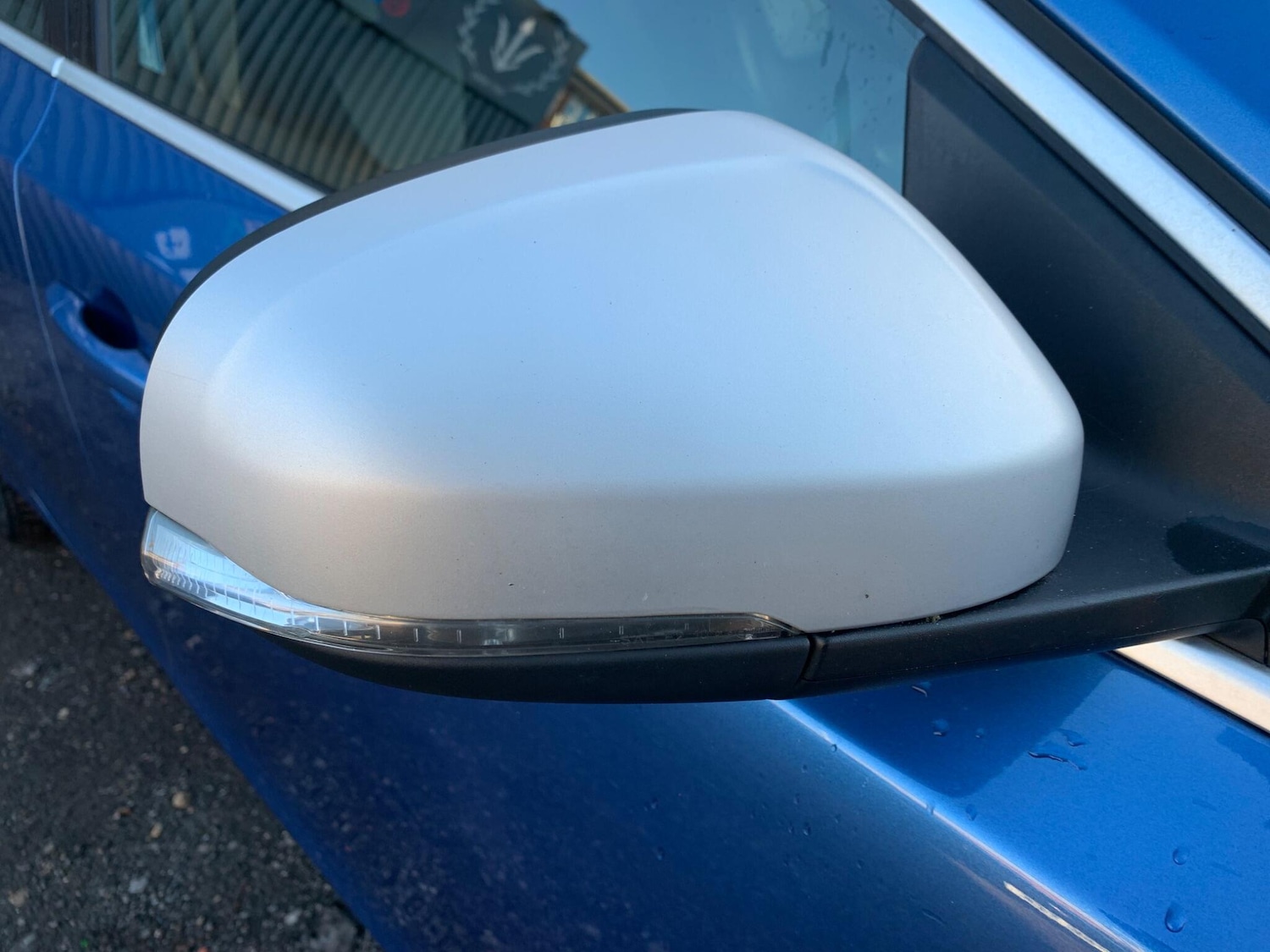 Used Volvo V40 2016 for sale - 76759291: Photo 37