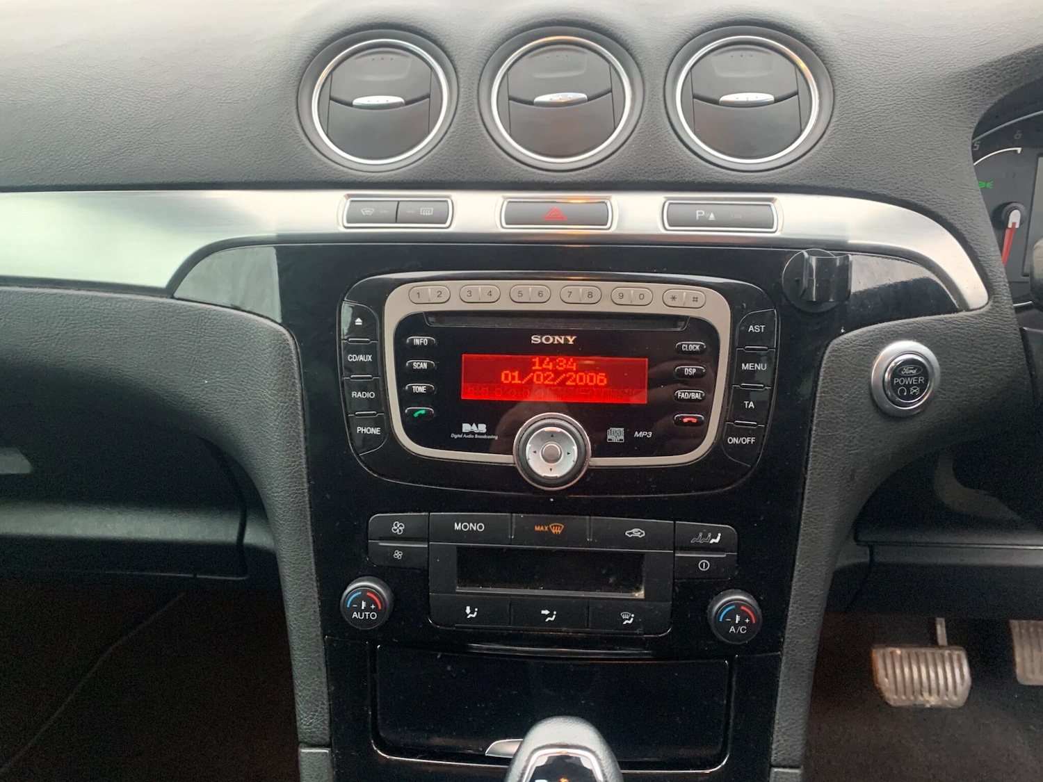 Used Ford Galaxy 2015 for sale - 77060421: Photo 33