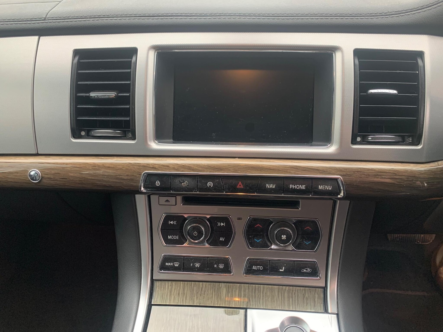 Used Jaguar XF 2014 for sale - 76484381: Photo 31