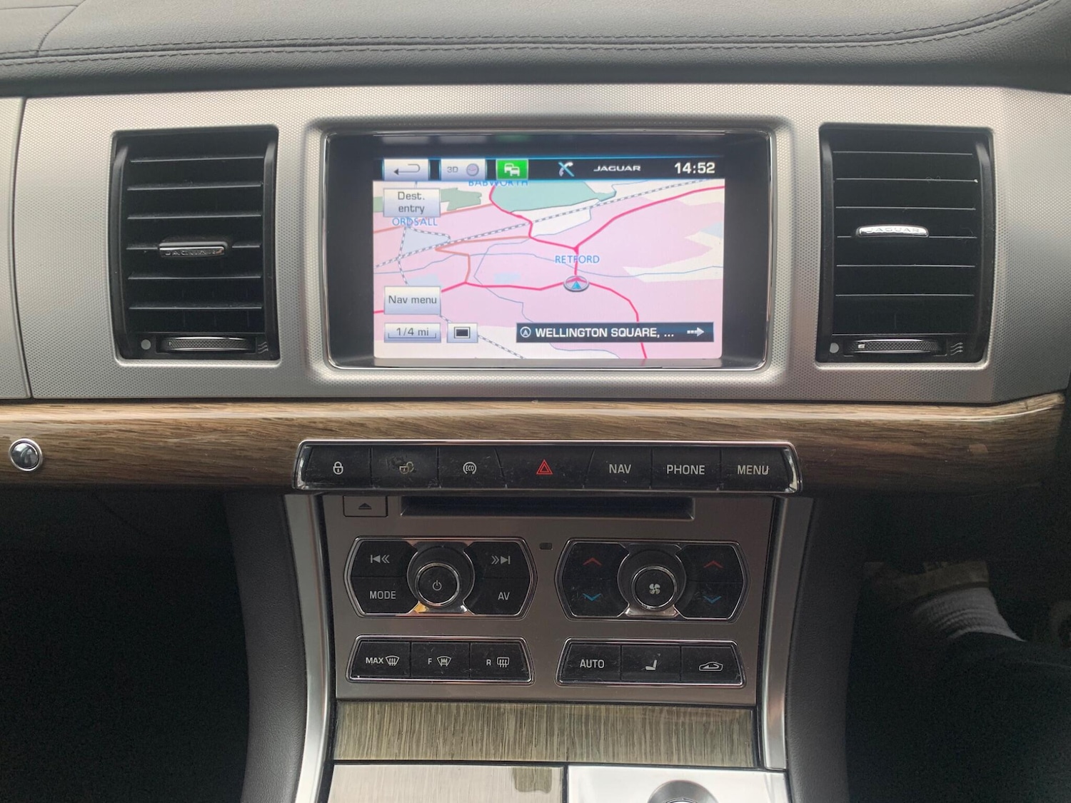 Used Jaguar XF 2014 for sale - 76484381: Photo 33