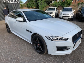Used Jaguar XE 2017 for sale - 78689333: Photo
