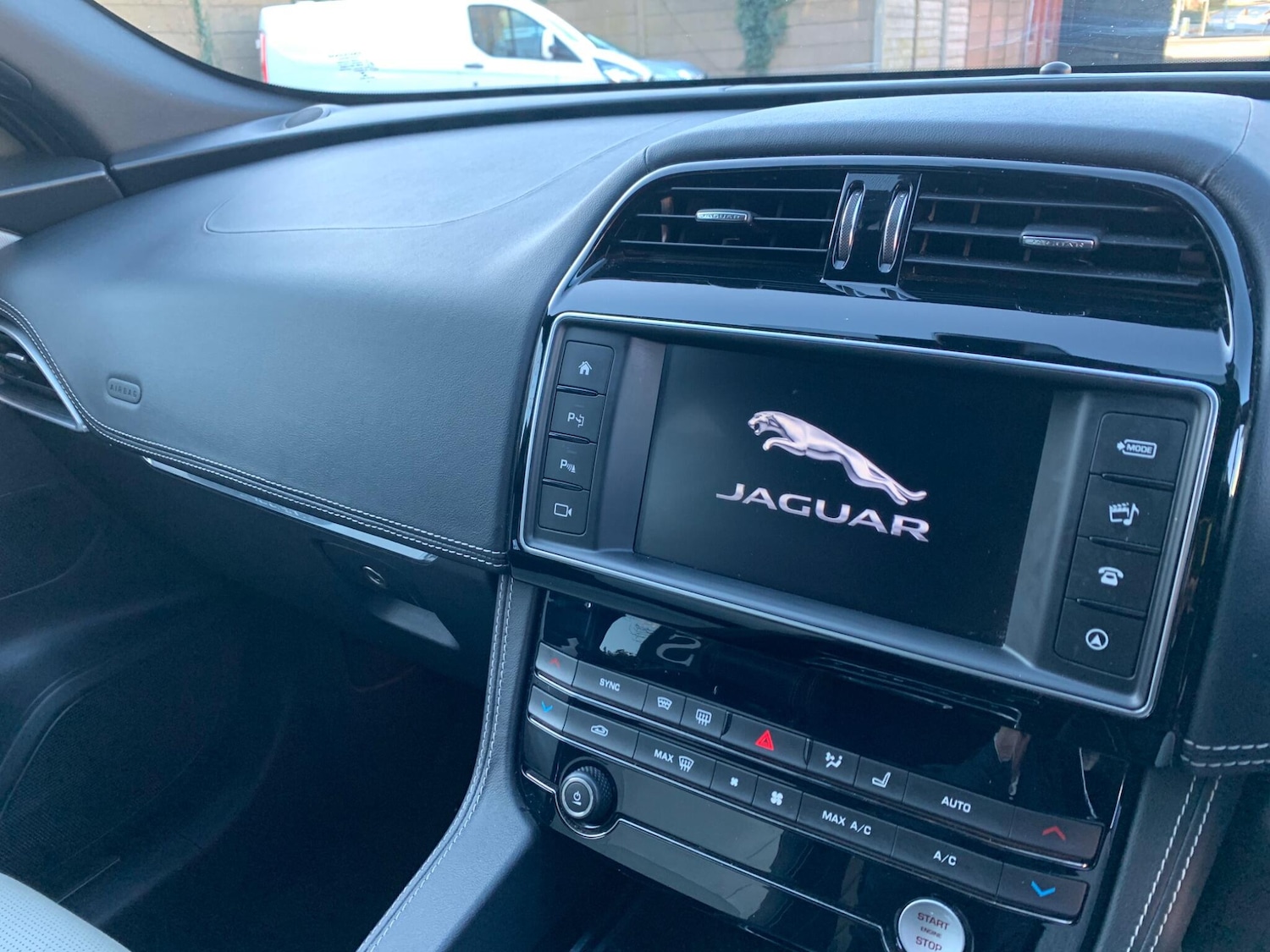 Used Jaguar F-Pace 2016 for sale - 76759717: Photo 31