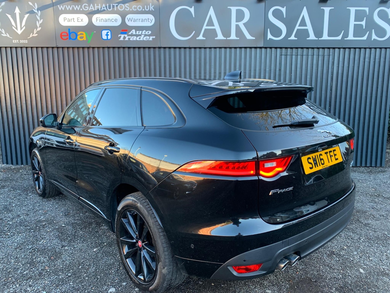 Used Jaguar F-Pace 2016 for sale - 76759717: Photo 4