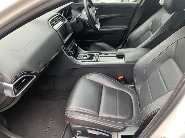 Used Jaguar XE 2018 for sale - 75681941: Photo 33